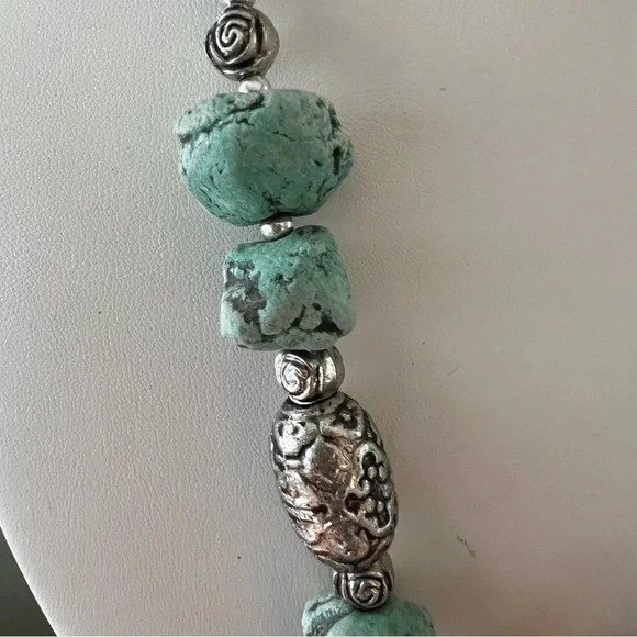 Amber Green Turquoise and Howlite Gemstone Necklac - Picture 4 of 7